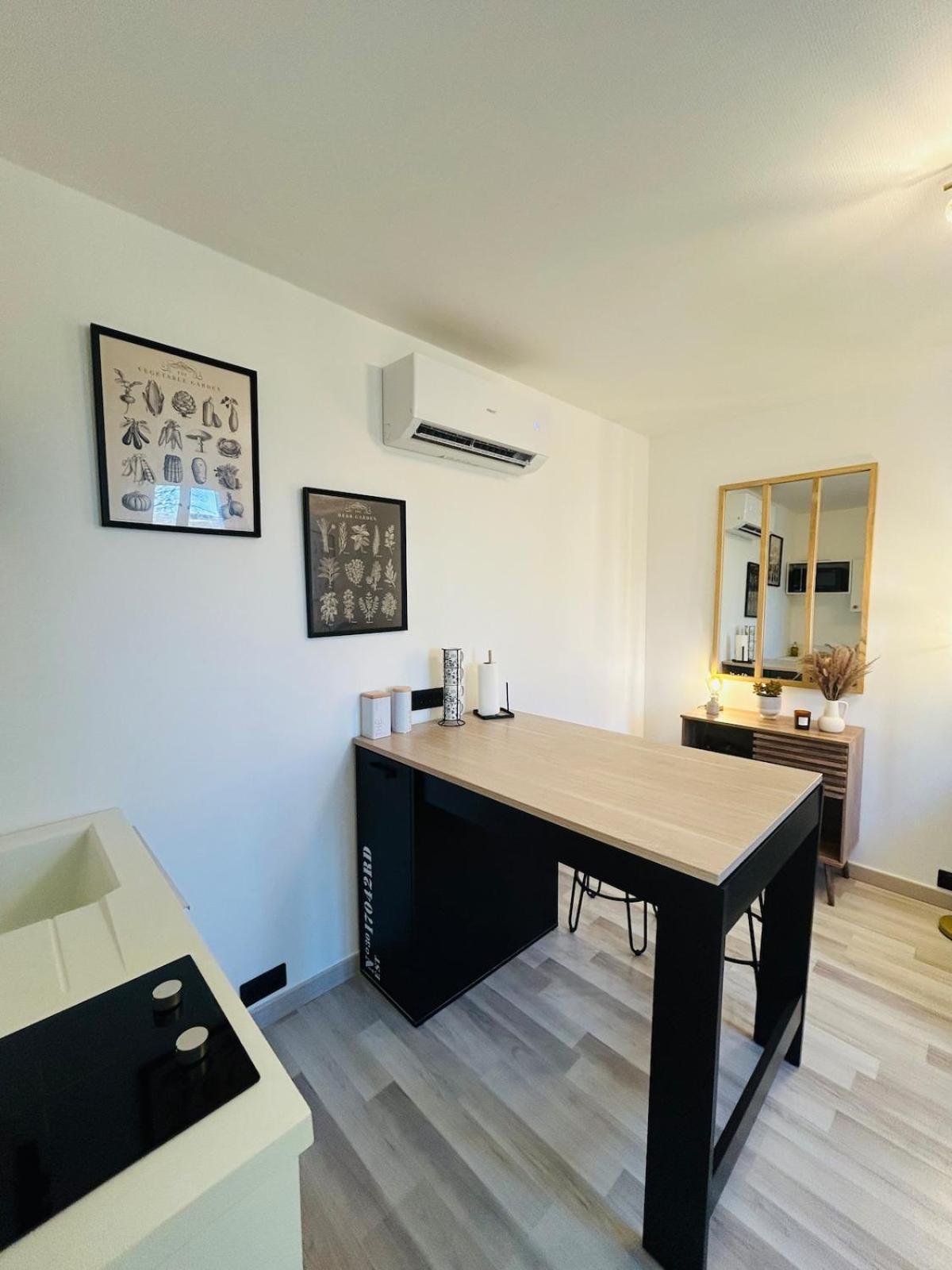Appartement Charmant Proche Gare Tours Exterior photo